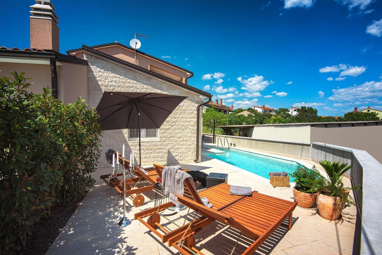 Vila Una With Private Pool Near Rovinj - Open 2022 ロヴィンスコ・セロ エクステリア 写真